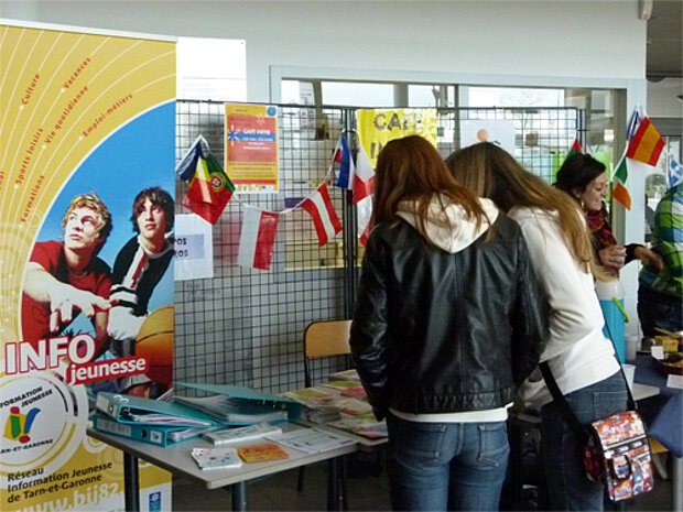 Salon de l'information jeunesse à Caussade