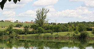 Paysage de campagne avec lac